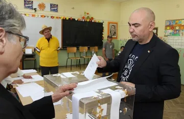 Росен Петров даде своя глас за достойна армия и полиция