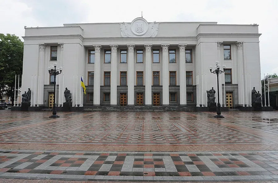 Жертви и сблъсъци в нощта преди президентските избори в Украйна