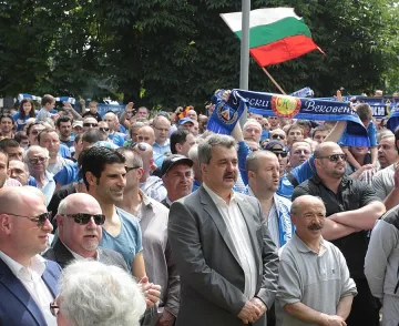 Батков: Готов съм за още два стенда