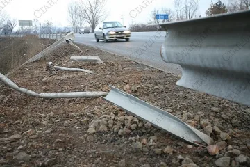 Ремонтират 10 км от  Ботевградско 