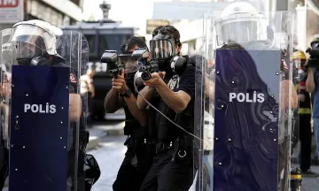 Две жертви при протести в Турция