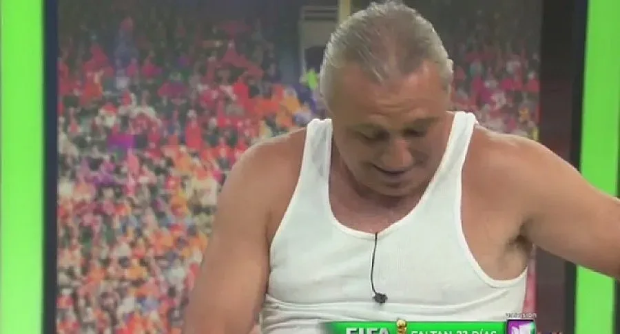 Съблякоха Стоичков по потник и джапанки