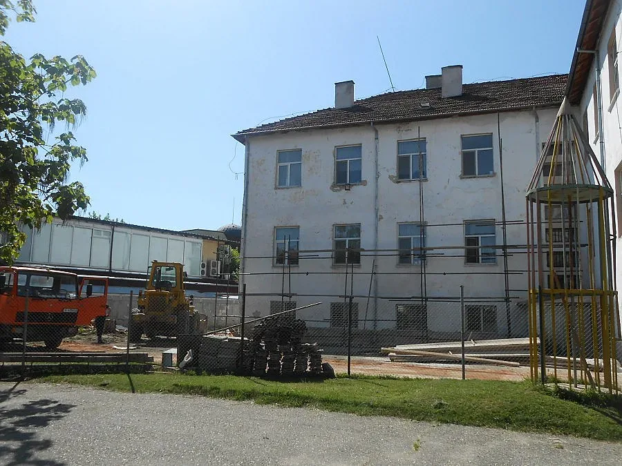 Ремонтират две забавачки с трансгранични проекти