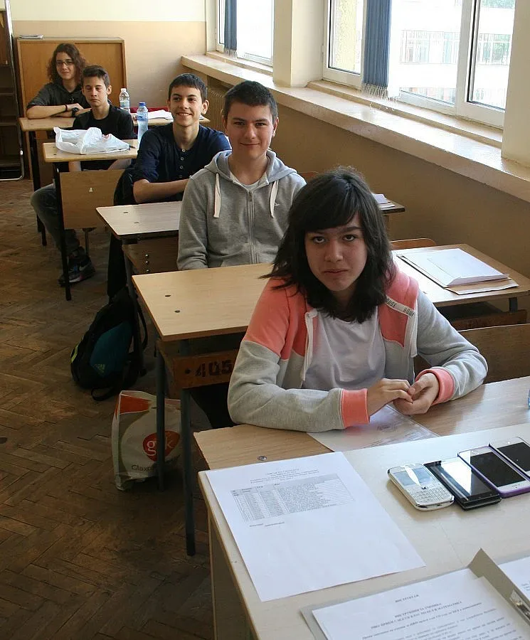 Изпитен ден за зрелостниците и седмокласниците 