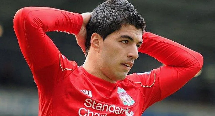 Уругвай в шок, режат Суарес