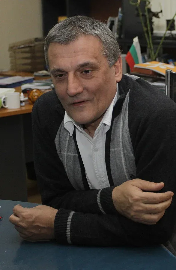 Диков: Под "Шератон" може да е дворецът на Константин