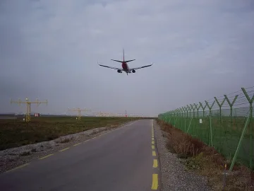 Летище София блокира над 50 млн. по дело