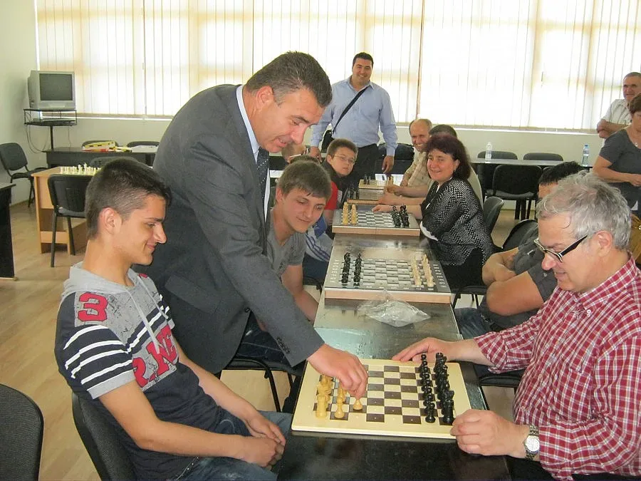 Губернатор връчи грамоти на шахматисти