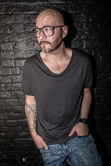 Диджей Коломбо идва отново