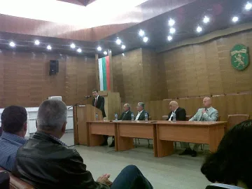 Стойнев: Искам и българският народ да яде бял хляб