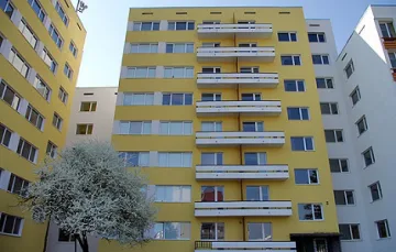 Санират общежития с пари от Европа 