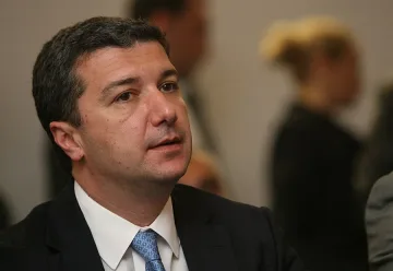 Драгомир Стойнев: ВМЗ остава държавен завод