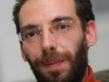 Изгубен между партиите