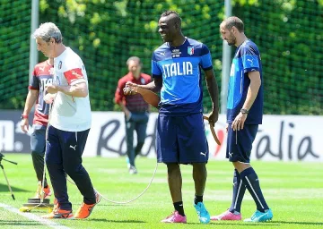 Расистки обиди към Балотели по време на тренировка 