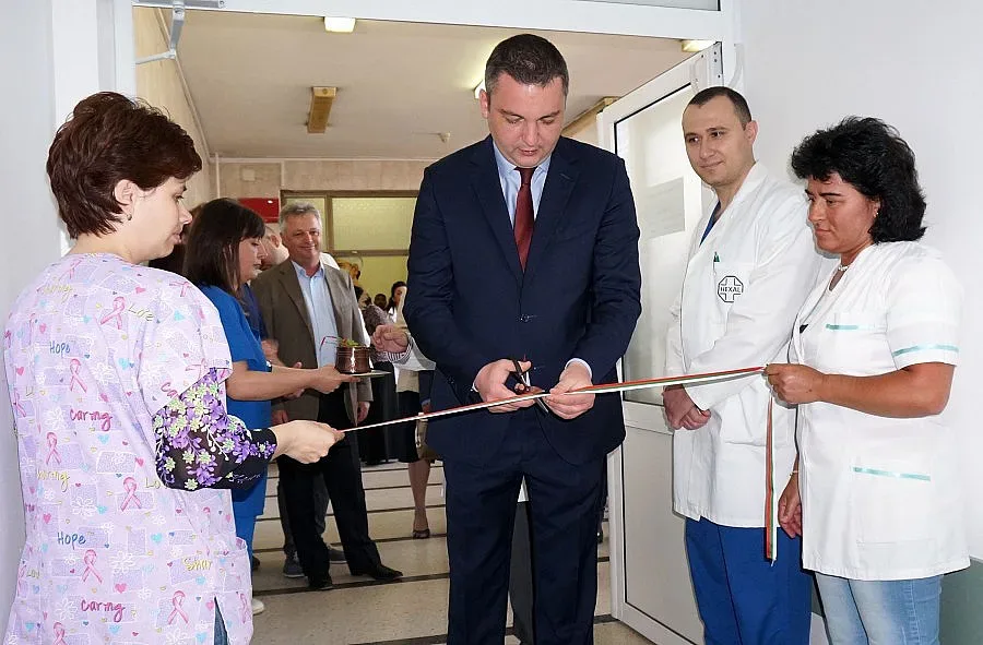 МБАЛ „Св. Анна" с две обновени клиники