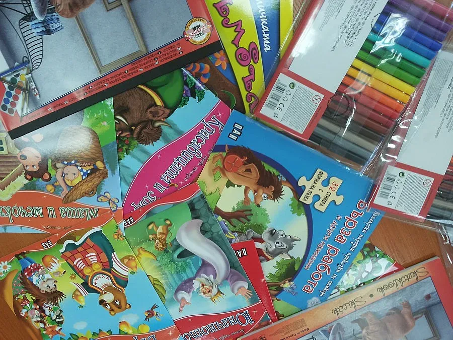 Млади социалисти с дарение към педиатричното отделение в Пловдив 