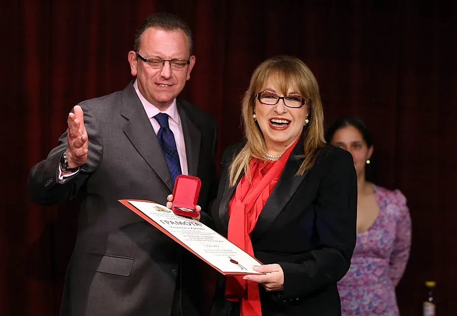 Стоянович награди артисти и меценати