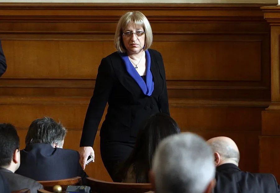 Цачева: Никой в ГЕРБ не знае за напускането на Георгиев