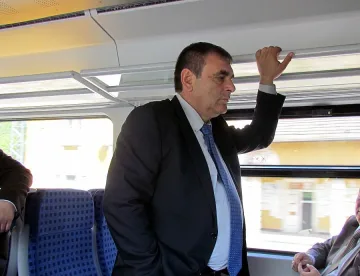 7 локомотива на ден не достигат в БДЖ