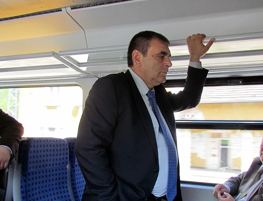 7 локомотива на ден не достигат в БДЖ