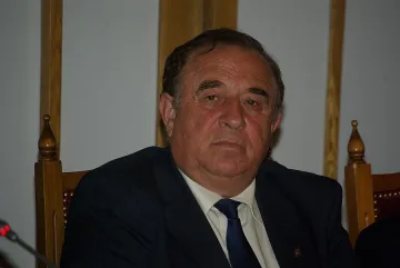 Трябва ни внос на сервитьори