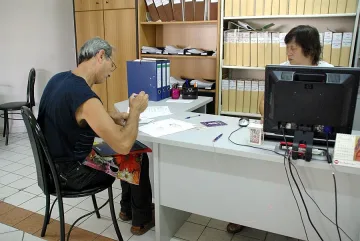 Броят на безработните намалява