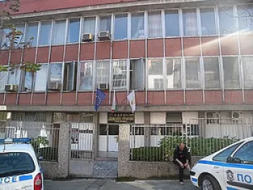 Полиция окупира петрички заведения през уикенда