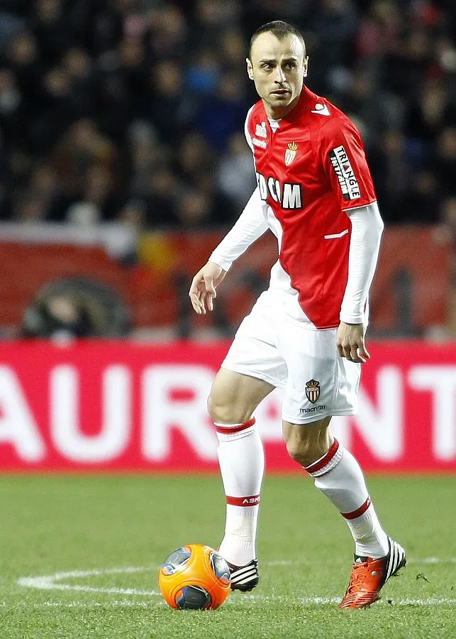 Само Ибрахимович по-ефективен от Бербатов в Лига 1