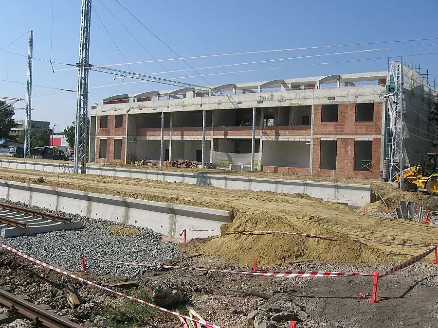 Младеж се хвърли под влак