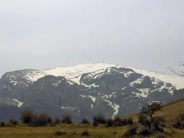 Продължава издирването на младежите под връх Ботев