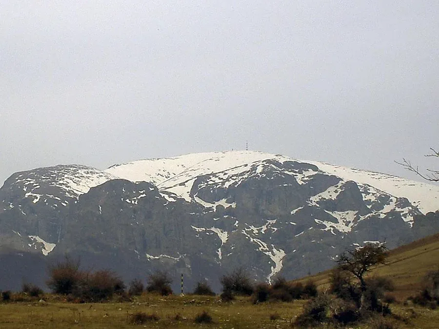Продължава издирването на младежите под връх Ботев
