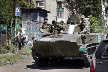 Украинци избиват свои военни