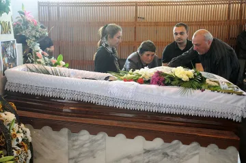 Хиляди изпратиха големия треньор по борба Янчо Патриков