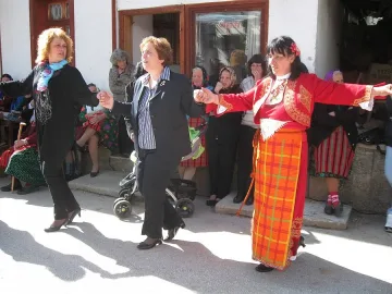 Правителството зарадва село Виево с 4 улици