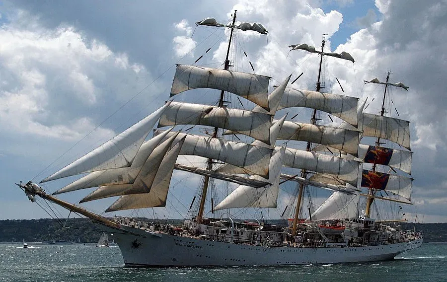 Варна посреща 24 май с ветроходен парад на буквите