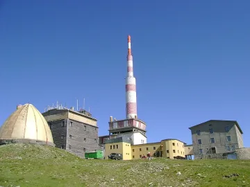 Издирват трима младежи в района на връх Ботев