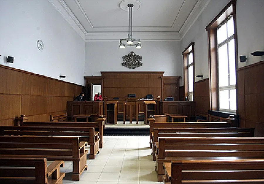 Съдят полицаи за бой на арестанти