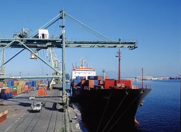 Пристанище Варна - морският прозорец към света