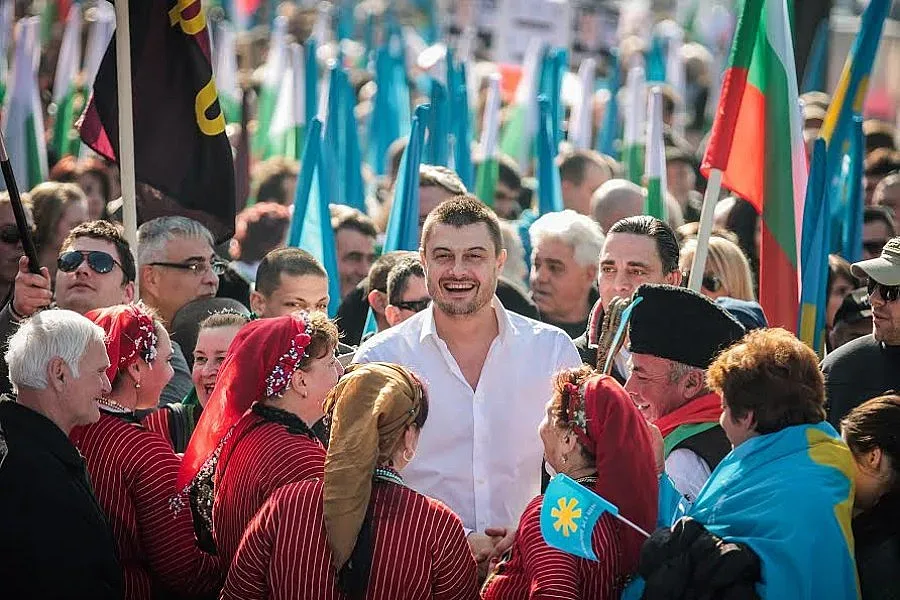 Бареков се прицели в първото място за вота
