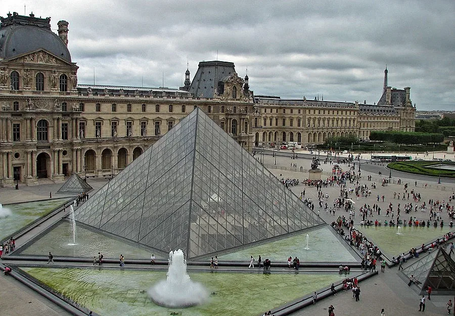 "Лувърът" е музей №1 