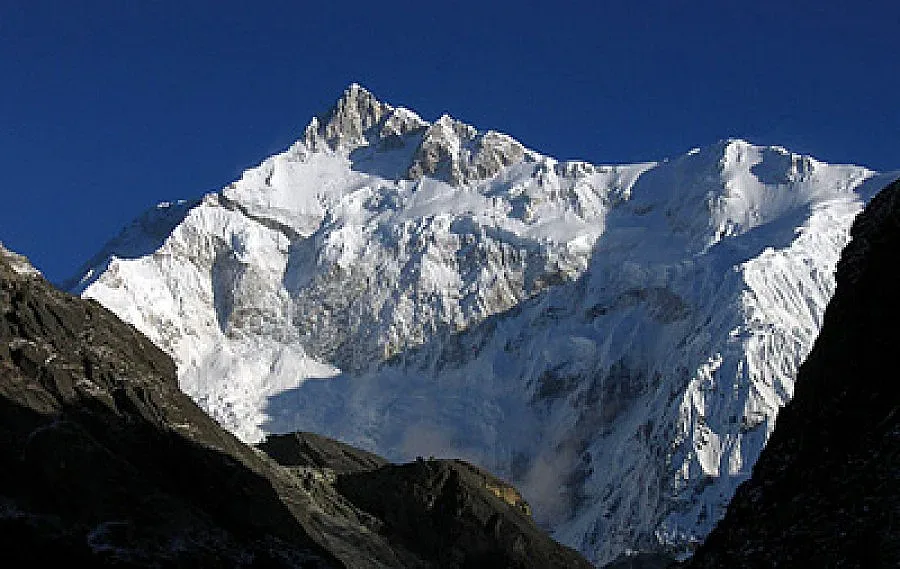 Българин стигна на 100 м от връх №3 на планетата