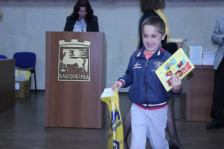 Отличиха ученици в конкурс по превенция на наркоманиите 