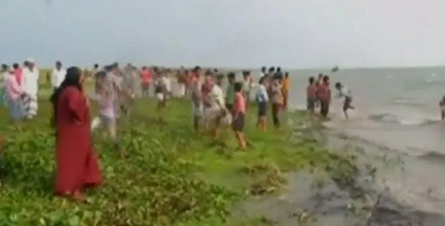 22 жертви на потъналия ферибот край Бангладеш