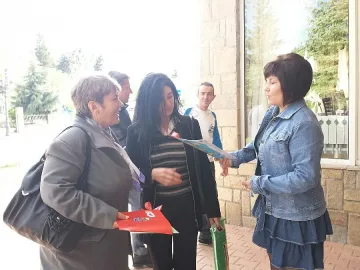 БСП раздаде над 100 географски карти в Златоград