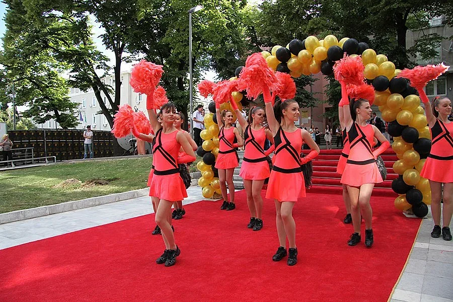 Масов лекоатлетически крос в Деня на предизвикателството