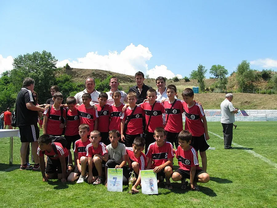 Димитър Пенев патрон на детски футболен турнир