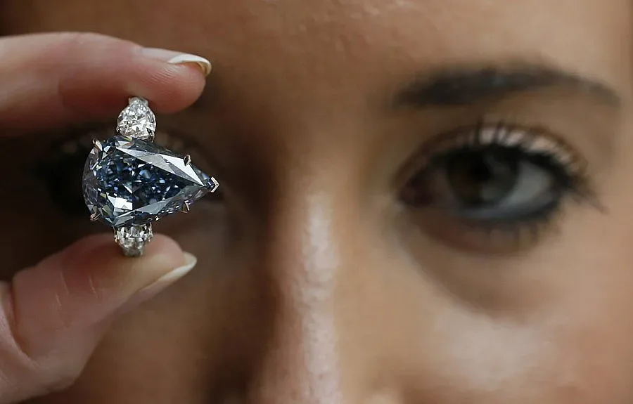 $25 млн. за син диамант