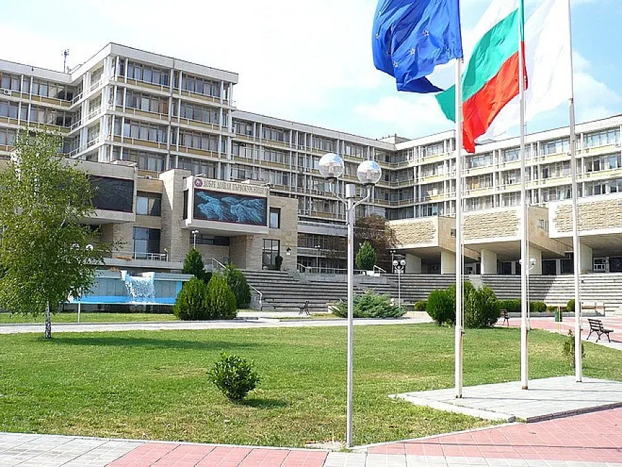 ВУЗ готви парамедици и асистенти за спешната помощ