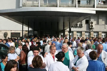 Лекарите излизат на символичен протест