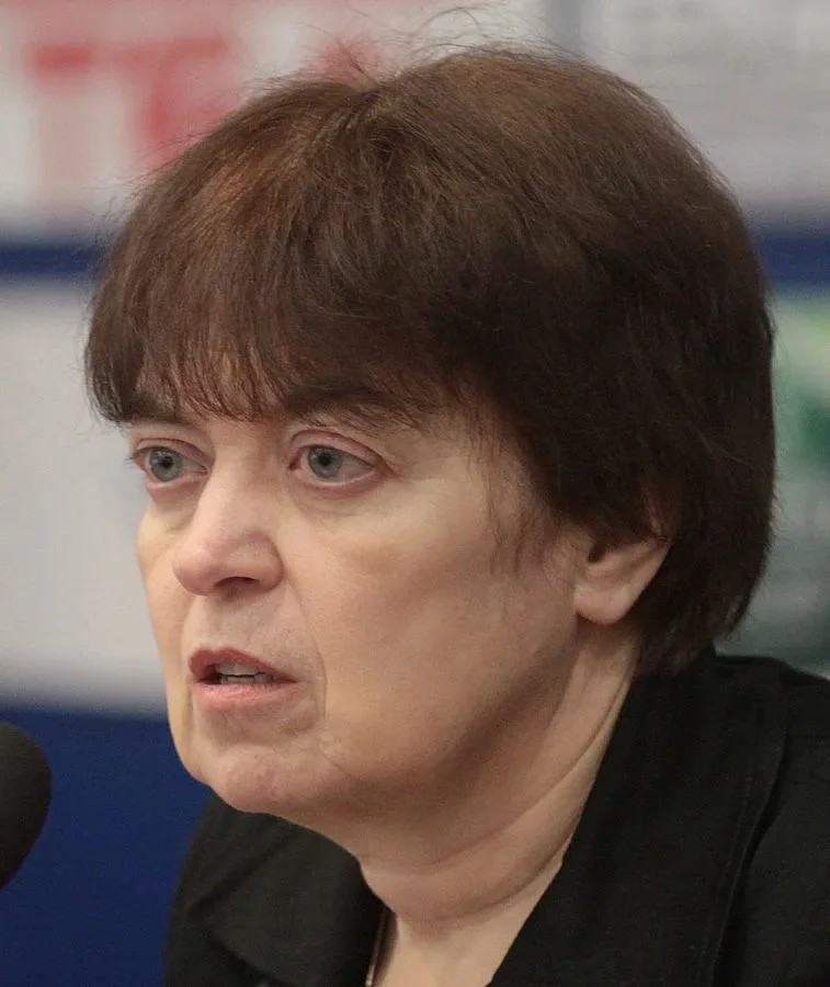 Проф. Дюлгерова: Украйна е черна дупка, която гълта милиарди